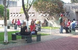 Vista do mobiliário da área descoberta<br />Imagem dos autores do projeto 