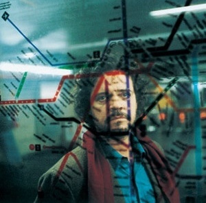 Jogo Subterrâneo. Ator Felipe Camargo em estação de metrô<br />Foto Matthieu Rougé 