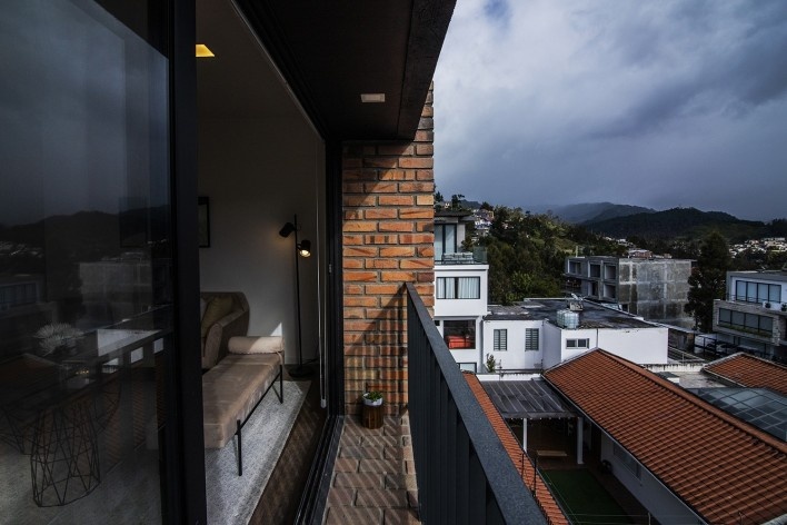 Edifício Goya, San Cayetano, Loja, Equador, 2021. Arquitetos Tatiane Corsi Garcia, David Arias Polo e Daniel Arias Polo (autores) / Bearq<br />Foto/ photo Angel Castro 