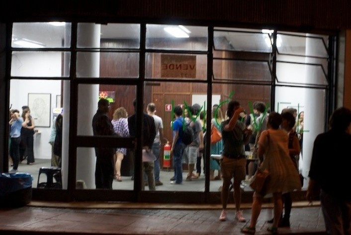 Exposição Projeto Imóvel, instalação "Vende", de Renato Maretti<br />Foto Frans Kemper 