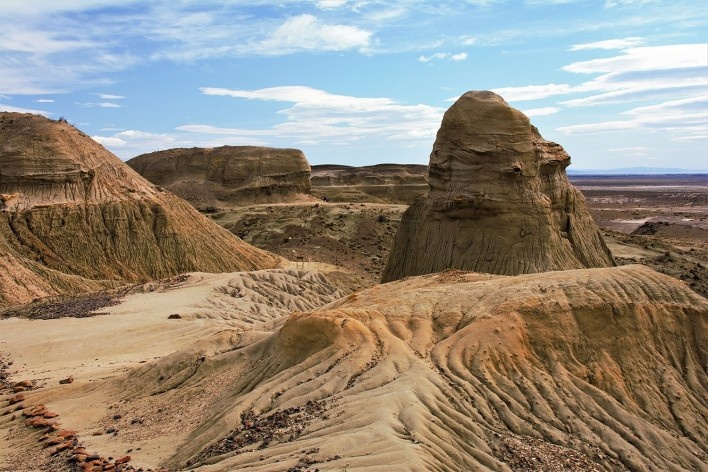Mais erosão, mais subsolo, mais aridez. Bosque Petrificado, Sarmiento, Estado de Chubut, Argentina<br />Foto Diana Souza 