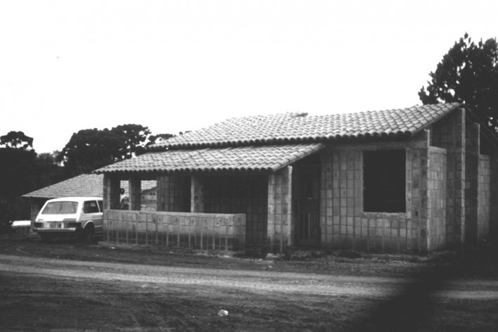 Sequência de obra: residências prontas para acabamento [Acervo Joan Villà]