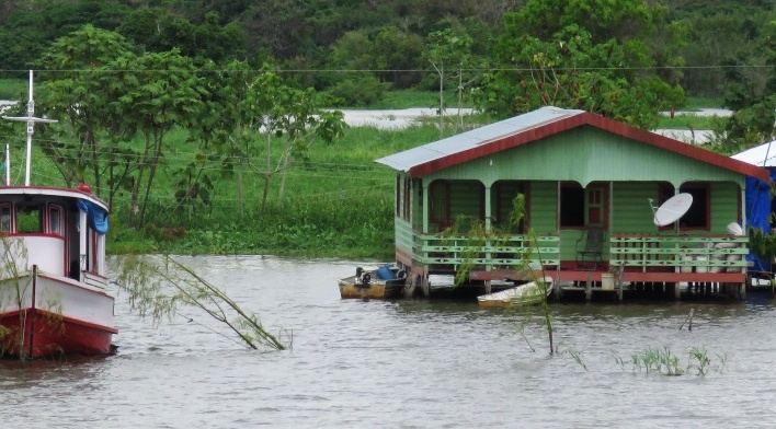 Margem do Rio Amazonas<br />Foto Eduardo Oliveira Soares, julho 2019 