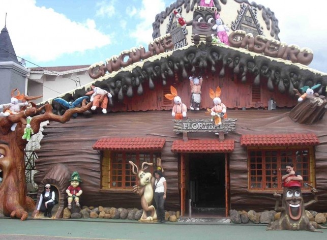 Fábrica de chocolate em Gramado RS. Edificação temática aromatizada<br />Foto Sérgio Antonio dos Santos Jr 