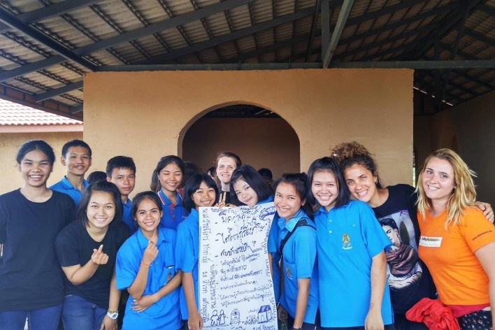 Construção de casa de adobe, Projeto Mindfulness, Tailândia, agosto, 2016<br />Foto Jessica Bittencourt 
