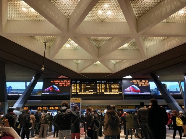 Stazione di Napoli Centrale (Estação Central de Nápoles), Nápoles, Itália<br />Foto Carina Mendes dos Santos Melo, 2018 