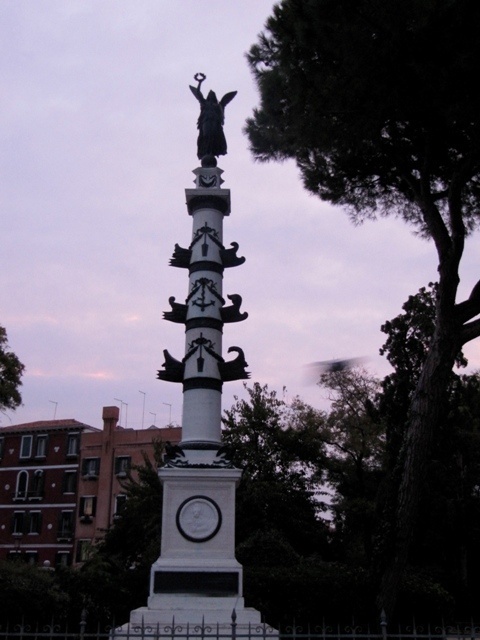 Veneza, Colonna Rostrata em Giardini Pubblici<br />Foto Sergio Jatobá 