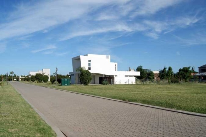 Casa H, Funes, Argentina. Arquitectos Matías Blas Imbern y Agustina González Cid<br />Foto divulgación 