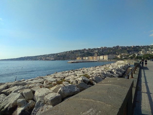 Lungomare, vista para o Posillipo, Nápoles, Itália<br />Foto Carina Mendes dos Santos Melo, 2018 
