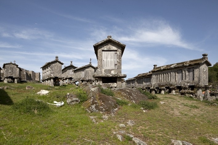 97. Espigueiros do Lindoso<br />Foto Eduardo Costa  [Arquivo Portugal: 2011-2012]