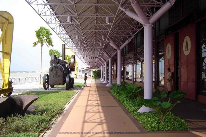 Estação das Docas, Belém, 1996-2000. Paisagismo de Rosa Kliass<br />Foto Giovani Sarquis 