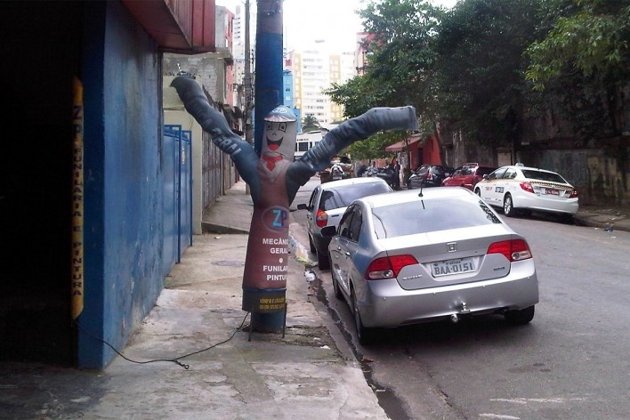 Oficina mecânica familiar, Grotão da Bela Vista<br />Foto Abilio Guerra 