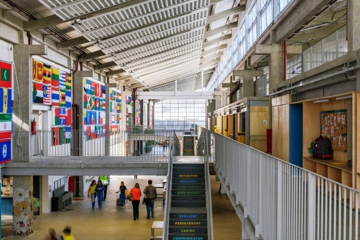 Nova sede da Beacon School, São Paulo SP Brasil, 2016. Arquitetos Vinicius Andrade, Marcelo Morettin, Marcelo Maia Rosa e Renata Andrulis / Guido Otero e Ricardo Gusmão (autores) / Andrade Morettin Arquitetos / Gusmão Otero Arquitetos Associados<br />Foto / photo Nelson Kon 