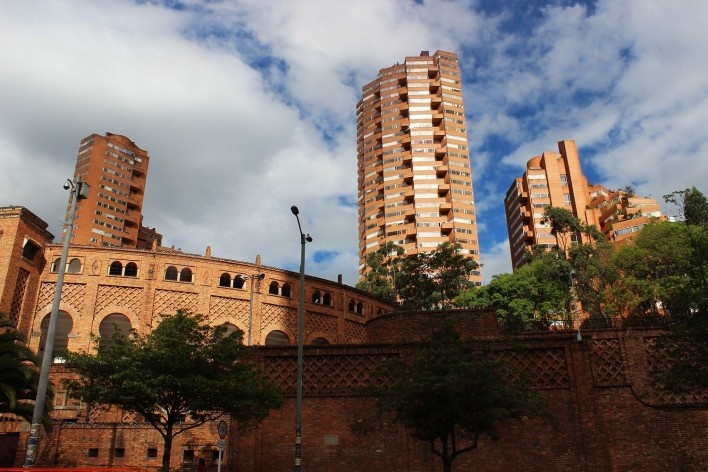 Torres do Parque e Praça de toros<br />Foto Roberto Ghione 