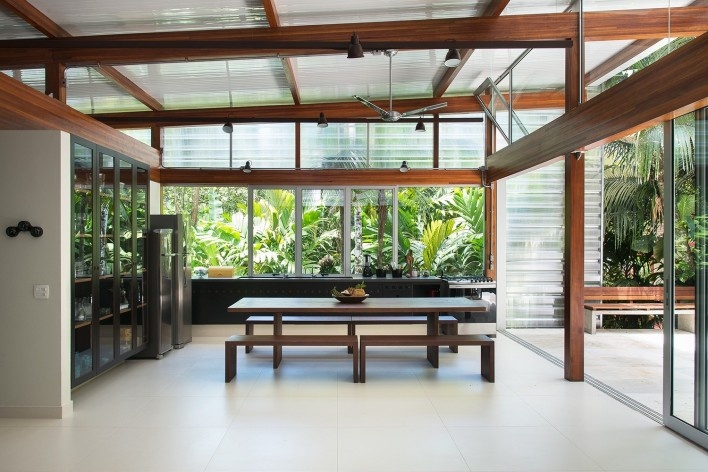 Residência Praia Vermelha, Ubatuba SP Brasil, 2015. Arquitetos Lua Nitsche e Pedro Nitsche/Nitsche Arquitetos<br />Foto/Photo Cacá Bratke 