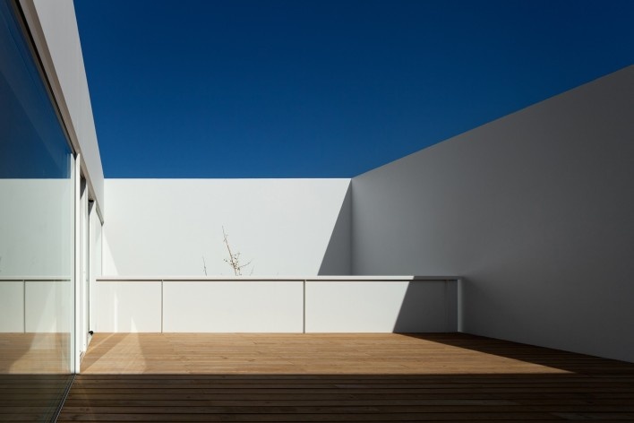 Casa no Juso. Projeto ARX Portugal + Stefano Riva, 2011<br />Foto Fernando e Sérgio Guerra 