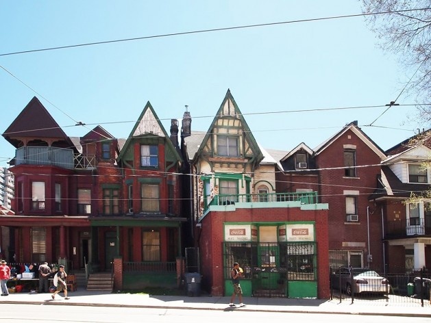 Toronto, Caminhada Guiada “Revitalization or displacement? A critical look at the idea of mixed neighbourhoods”<br />Foto Denise Fernandes Geribello 