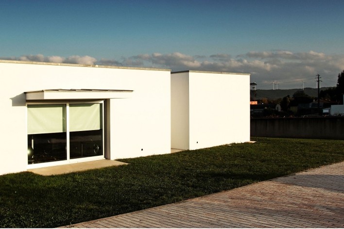 Casa na Cruz de Oliveira, 2ª fase, Benedita, Portugal. Arquiteto Pedro Fonseca Jorge<br />Foto Marcos Paixão 