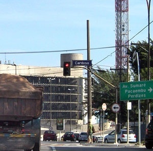 Confusão urbana e sinalização utilitarista,  São Paulo<br />Foto Caio Romano Guerra 