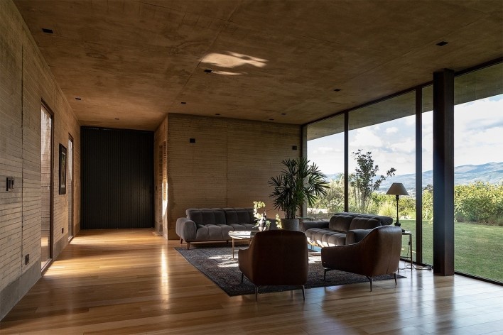 Cangahua House, Pacho Salas, Tumbaco, Ecuador, 2020. Architects Felipe Muller, Gonzalo Diez, Paola Picciallo, Alvaro Borrero and Hugo Navarrete (authors) / Diez+ Muller Arquitectos<br />Foto/photo Jag Studio 