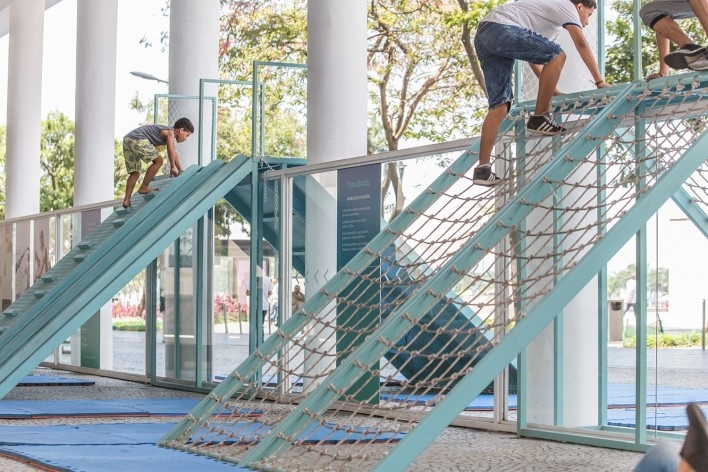 Transborda!, Museu de Arte do Rio, Praça Mauá, Rio de Janeiro RJ Brasil, 2018. Arquitetos Antonio Pedro Coutinho e Adriano Carneiro de Mendonça (autores) / Estúdio Chão<br />Foto Renato Mangolin 