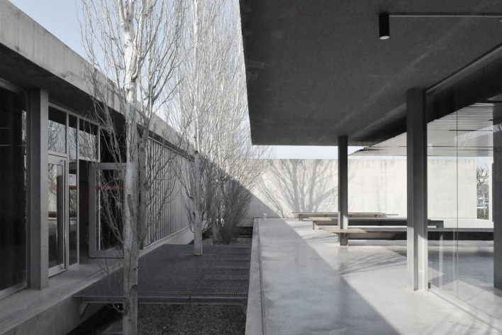Aulário 3 (unidade de Alicante), San Vicente del Raspeig, Alicante, Espanha, 2000. Arquiteto Javier Garcia-Solera<br />Foto Hevelyn Baer Villar 