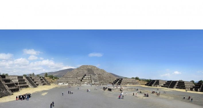 Teotihuacán, Praça da Pirâmide da Lua, México<br />Foto Victor Hugo Mori 