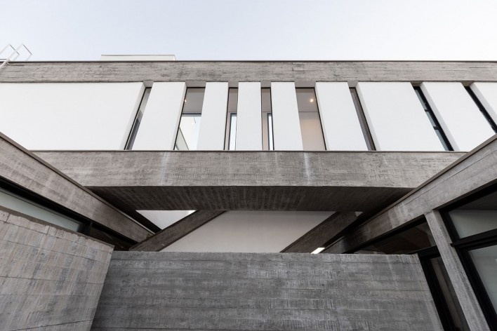 House TR1215, Porto Alegre RS Brasil, 2019. Architects Diego Brasil and Anderson Calvi / BR3 Arquitetos<br />Foto/photo Marcelo Donadussi 