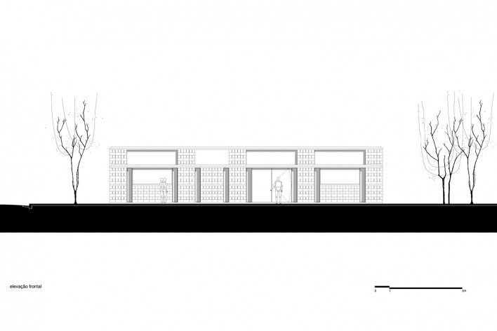 Sede de uma Fábrica de Blocos, elevação frontal, Avaré SP Brasil, 2015. Arquitetos André Nunes, Anna Juni, Enk te Winkel e Gustavo Delonero (autores) / Vão Arquitetura<br />Imagem divulgação  [Acervo Vão Arquitetura]