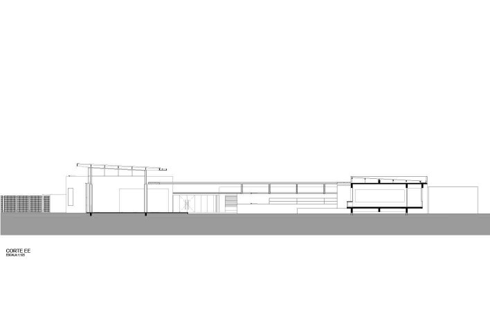 Fábrica de Sal – Centro Educacional de Ribeirão Pires, corte da Escola, 2001-2003. Arquitetos Rafael Perrone e Márcio do Amaral<br />Imagem divulgação 