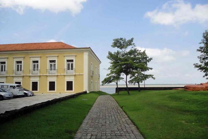 Feliz Luzitânia, Belém, 1996-2000. Paisagismo de Rosa Kliass<br />Foto Giovani Sarquis 