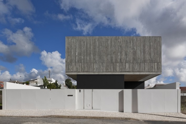Casa no Juso. Projeto ARX Portugal + Stefano Riva, 2011<br />Foto Fernando e Sérgio Guerra 