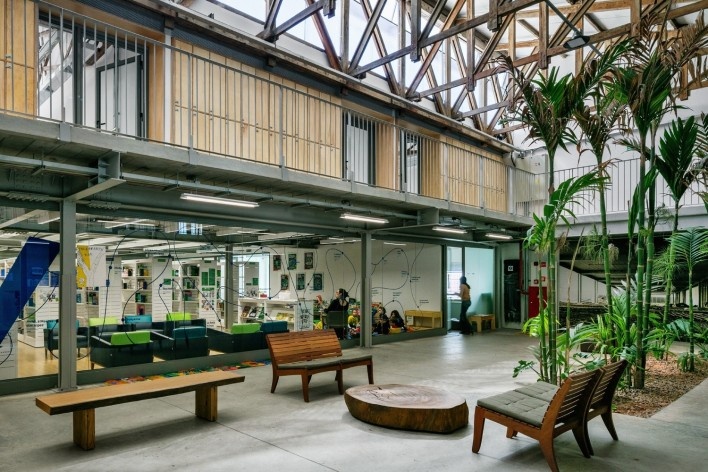 Nova sede da Beacon School, São Paulo SP Brasil, 2016. Arquitetos Vinicius Andrade, Marcelo Morettin, Marcelo Maia Rosa e Renata Andrulis / Guido Otero e Ricardo Gusmão (autores) / Andrade Morettin Arquitetos / Gusmão Otero Arquitetos Associados<br />Foto / photo Nelson Kon 
