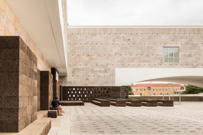 Uma praça no verão, José Neves<br />Foto Francisco Nogueira 
