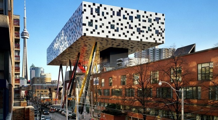 Sharp Center, exterior, Toronto, arquiteto Will Alsop, 2004<br />Foto Richard Johnson  [Alsop Architects]