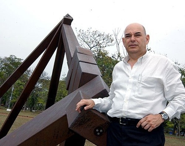 Marco do Valle, “Eixo paralelo ao da rotação da terra”, Campus da Unicamp, Campinas, 1987<br />Foto divulgação 