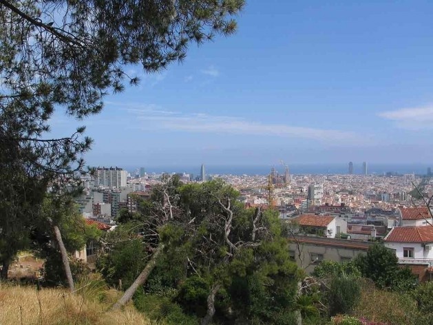 Sagrada Familia vista del Parque Guell, Barcelona<br />Foto Abilio Guerra 