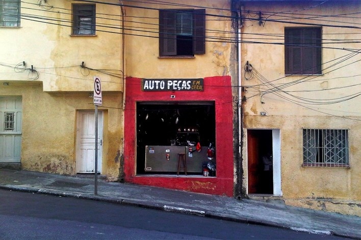 Loja de auto-peças, Grotão da Bela Vista<br />Foto Abilio Guerra 
