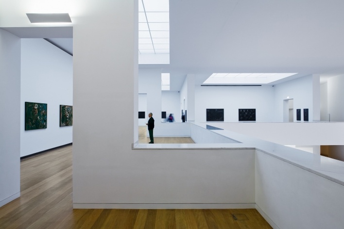 Sede da Fundação Iberê Camargo, sala de exposição. Arquiteto Álvaro Siza, 2008<br />Foto Nelson Kon 