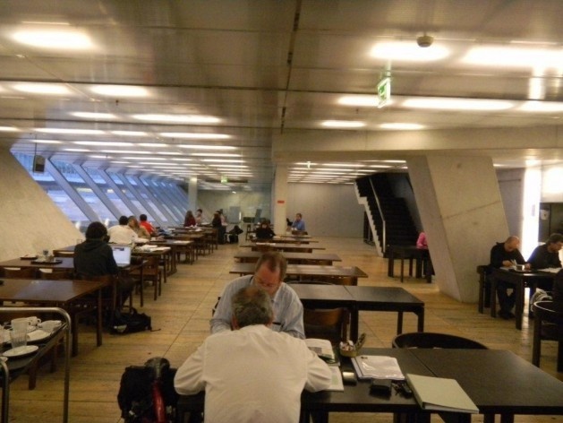 Casa da Música em Porto. Projeto de Rem Koolhaas.<br />Foto Haifa Sabbag 
