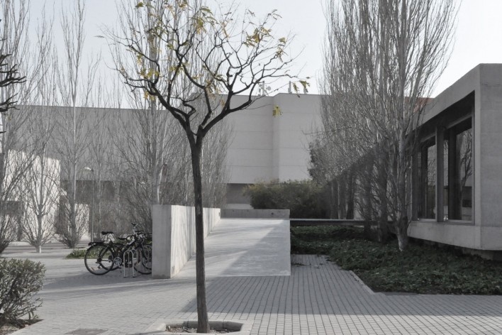 Aulário 3 (unidade de Alicante), San Vicente del Raspeig, Alicante, Espanha, 2000. Arquiteto Javier Garcia-Solera<br />Foto Hevelyn Baer Villar 