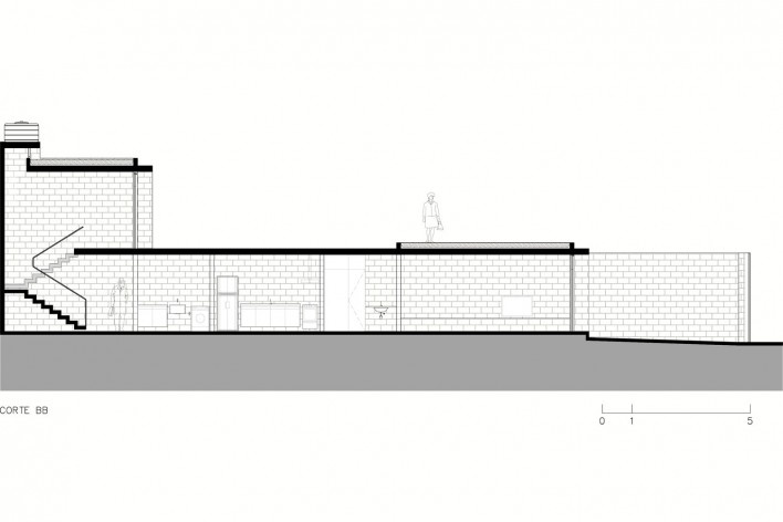 Casa Vila Matilde, corte longitudinal <i>b</i>. Terra e Tuma arquitetos