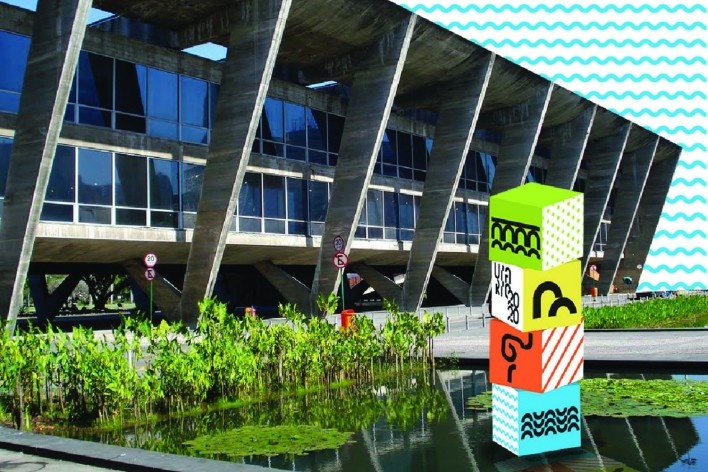 Concurso nacional para a marca do UIA Rio, terceiro lugar. Aplicação em totem de informações. Victor Buck / Dito Criativo Design
