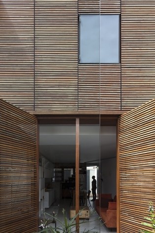 Casa Schendel, São Paulo SP Brasil, 2017. Arquitetos Marina Acayaba e Juan Pablo Rosenberg / AR Arquitetos<br />Foto Leonardo Finotti 