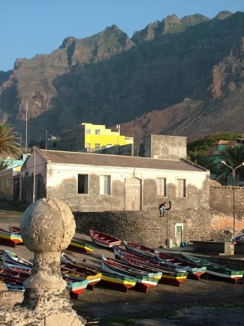Porto de Santo Antão<br />Foto Paula Janovitch 