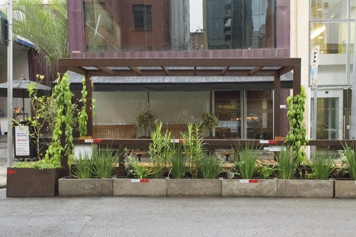 Parklet Oscar Freite, São Paulo, 2015, arquiteto Homã Alvico<br />Foto divulgação 