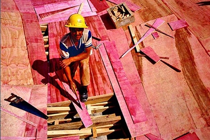 Trabalhador durante a construção do Memorial da América Latina<br />Foto Pedro Ribeiro 