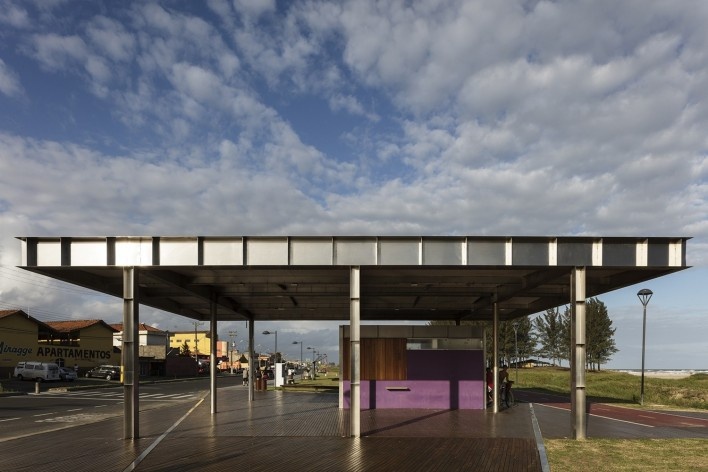Requalificação urbana e ambiental da orla de Ilha Comprida, 2019. Arquitetos Marcos Boldarini e Lucas Nobre<br />Foto Leonardo Finotti 