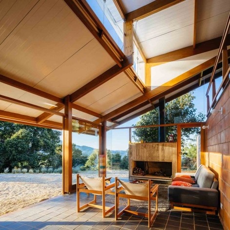 Casa de meia encosta, São Francisco Xavier SP, 2013. Arquitetos Denis Joelsons e Gabriela Baraúna Uchida<br />Foto Pedro Kok 