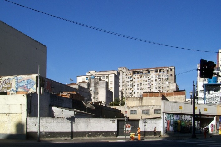 Ocupação “ilegal” na rua Helvétia<br />Foto Fernanda Critelli 